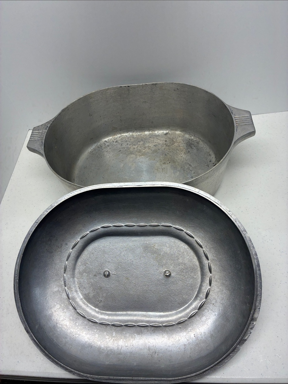 Vintage Heavy Duty Aluminum Roaster w Lid Large Oval Roasting Pan Retro Cookware - Picture 2 of 7